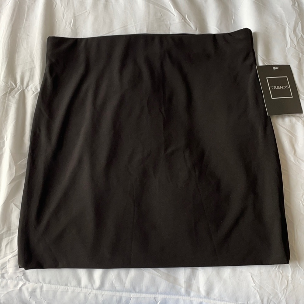 Black mini skirt, stretchy